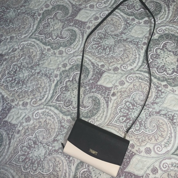 crossbody bag - Picture 3 of 8